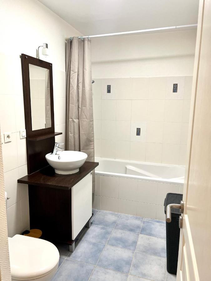Lrx-0049 - Appartement Avec Exterieur Aytré Εξωτερικό φωτογραφία